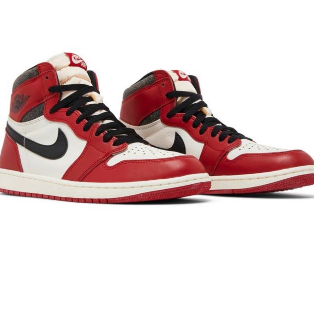 Im selling this Air Jordans 1 Retro High OG